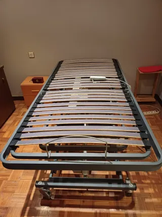 Cama articulada con mando