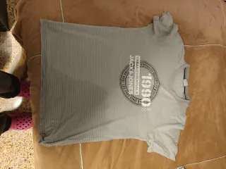 Camiseta Jack & Jones 1990 Gris