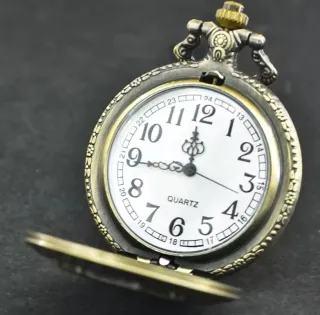 Reloj Spiderman Chibi Dorado y Rojo