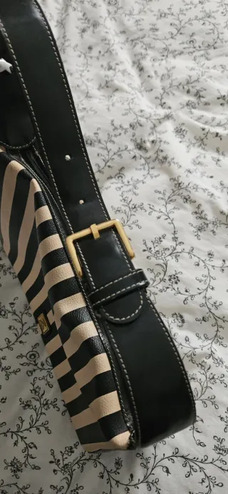 Bolso Moschino Rayas Beige y Negro