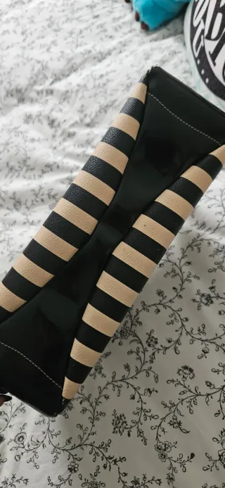 Bolso Moschino Rayas Beige y Negro