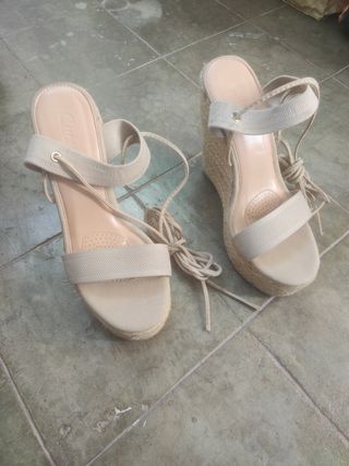 Sandalias Cuña Cuccoo Beige Talla 38