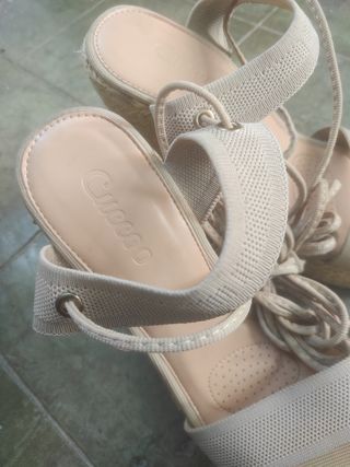 Sandalias Cuña Cuccoo Beige Talla 38