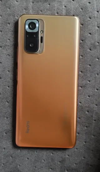Xiaomi Redmi Note 10 Pro Dorado con 8 custodie
