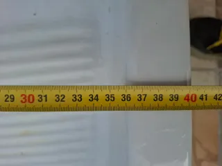 Pila de lavar blanca