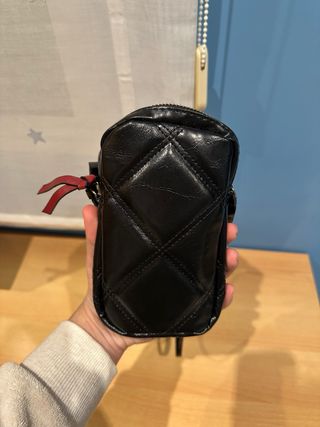 Bolso bandolera Revlon negro acolchado