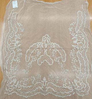 Delantal Fallera Tul Bordado Beige sin lent.