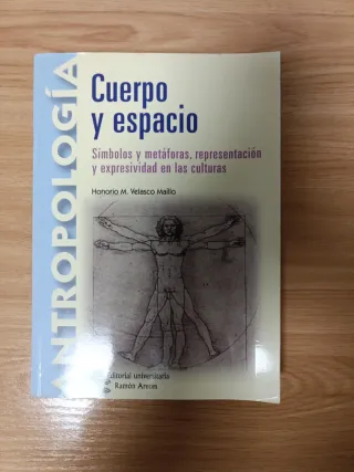 Tres libros de primero de Antropología de la UNED