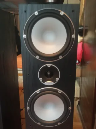 Equipo Yamaha Tannoy