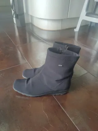 Botines de neopreno negros. Goratex.