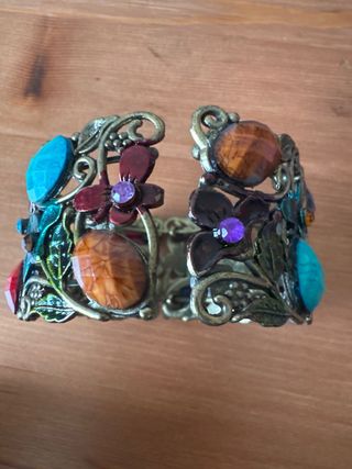 Pulsera bisutería flores y piedras