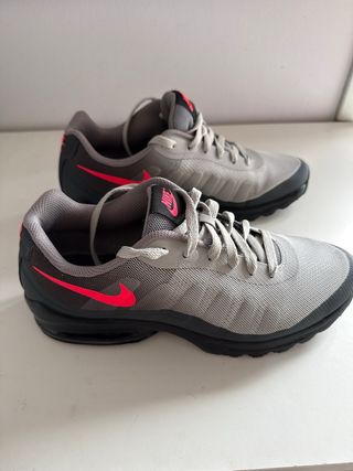 Nike Air Talla 43 Gris/Rojo
