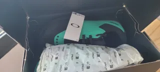 Zapatillas Oakley Negras y Turquesa