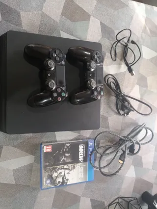 PS4 (PlayStation 4) Nero + 2 Controller