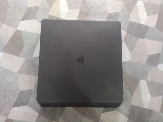 PS4 (PlayStation 4) Nero + 2 Controller