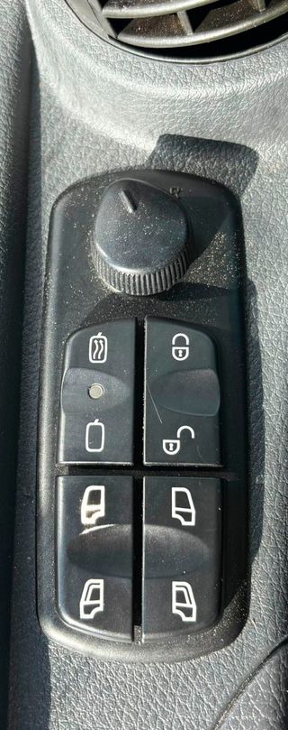 Camion rigido Mercedes Axor 1833 2014