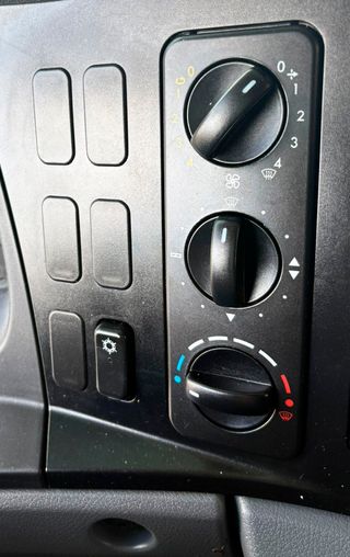 Camion rigido Mercedes Axor 1833 2014