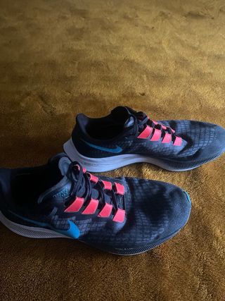 Zapatillas Nike Pegasus 37 Negras y Rojas