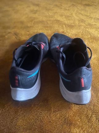 Zapatillas Nike Pegasus 37 Negras y Rojas
