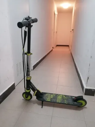 OPORTUNIDAD Patinete Oxelo MID 5 Niños COMO NUEVO.