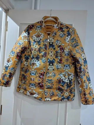 Cazadora acolchada reversible amarilla