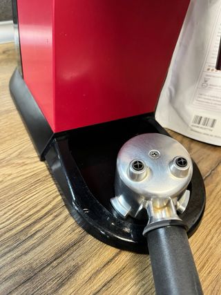 Cafetera De'Longhi Dedica Roja