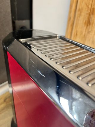 Cafetera De'Longhi Dedica Roja