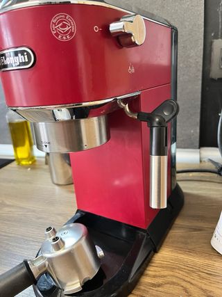 Cafetera De'Longhi Dedica Roja