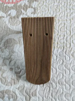 Estante pequeño de madera