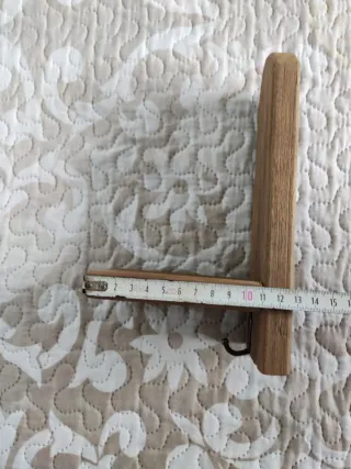 Estante pequeño de madera