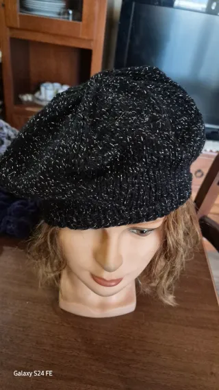 Cappello donna nero con fili argento