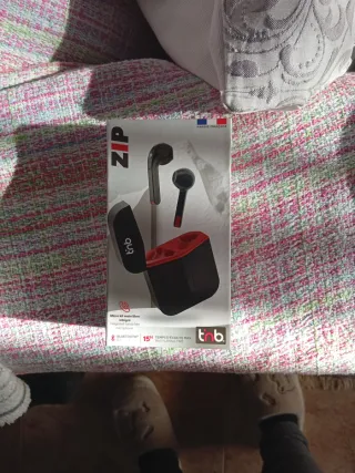 Auriculares inalámbricos tnb ZIP negros y rojos