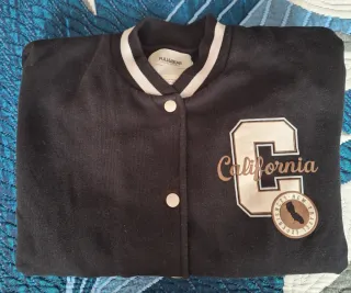 Chaqueta Pull&Bear Negra y Blanca Talla M