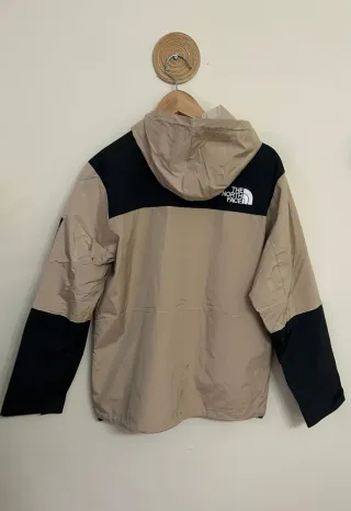Cortavientos The North Face Beige y Negro