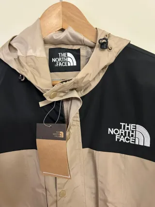 Cortavientos The North Face Beige y Negro