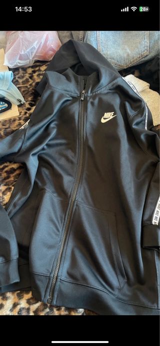 Chaqueta Nike Negra con Logo