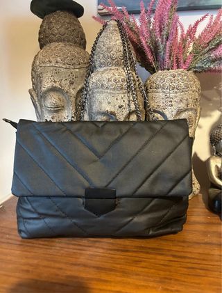 Bolso negro a estrenar