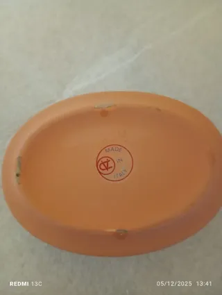 Piccolo porta oggetti decorato