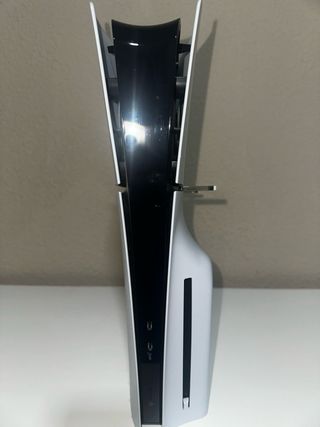 PS5 con 2 mandos y Gran Turismo 7