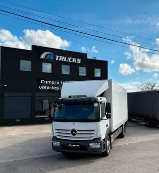Camion rigido Mercedes Atego 1524 2015