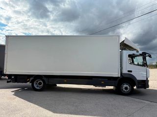 Camion rigido Mercedes Atego 1524 2015