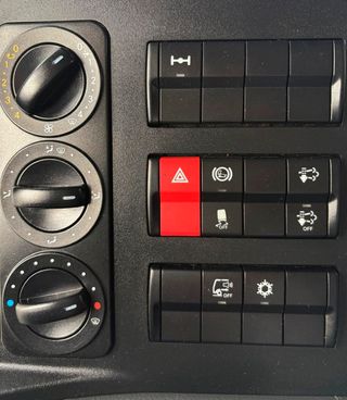 Camion rigido Mercedes Atego 1524 2015