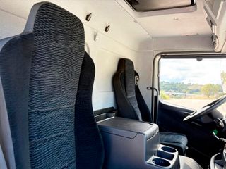 Camion rigido Mercedes Atego 1524 2015