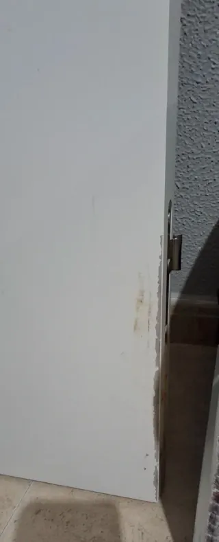 Puerta interior madera maciza.