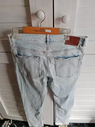 Lote de ropa vaquera, se vende por separado..