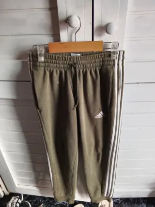 Lote de ropa vaquera, se vende por separado..