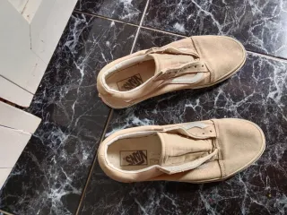 Lote de ropa vaquera, se vende por separado..