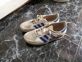 Lote de ropa vaquera, se vende por separado..