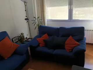 Sofá 3+2 plazas azul, ideal para segunda vivienda