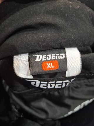 Pantalón y chaqueta de moto de Degeno
